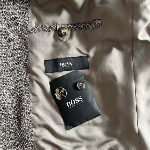 Hugo Boss ‘Maxwell’ Brown Tweed Sportcoat, size 38R - Picture 10 of 12